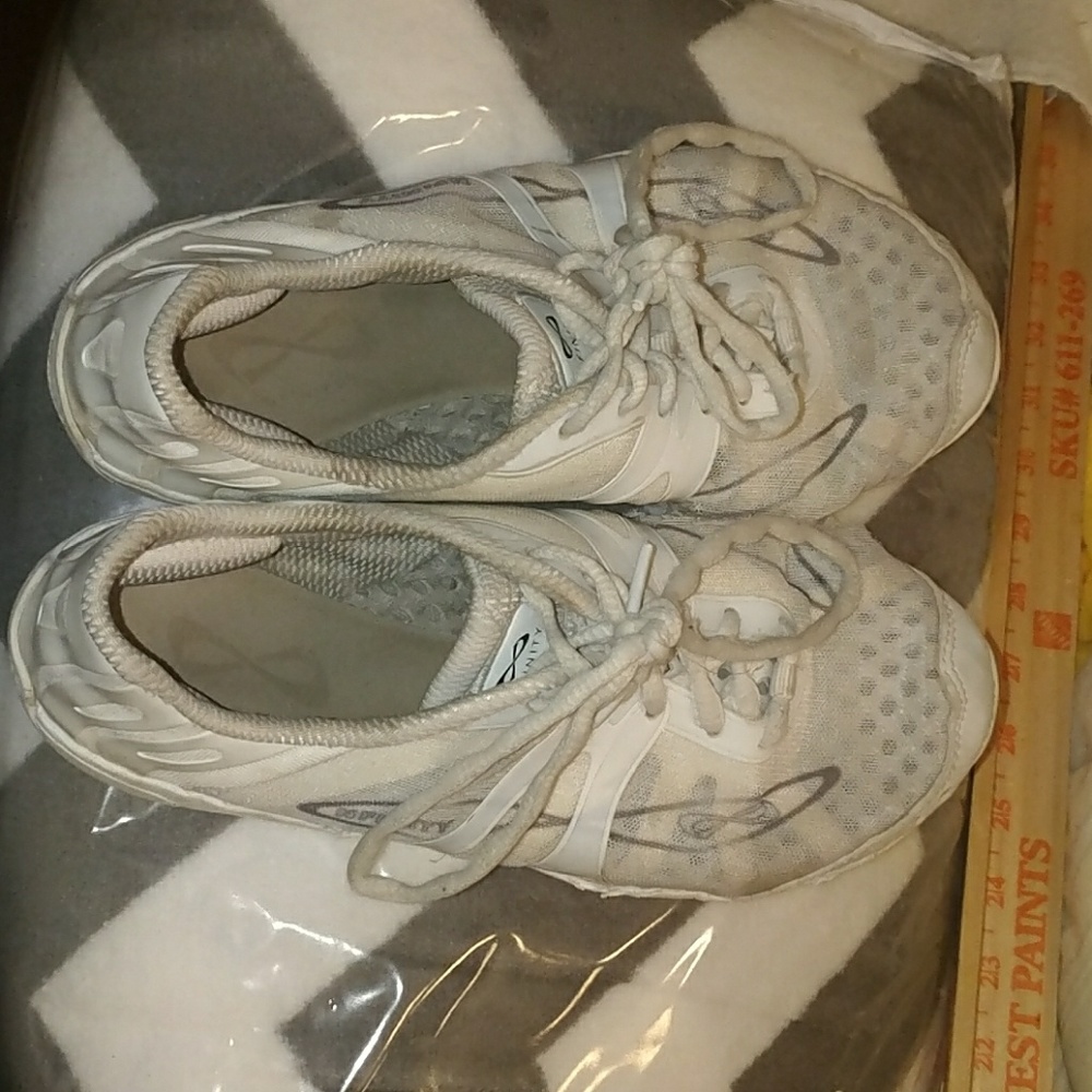 Used Nfinity Vengeance cheer shoes size 6.5